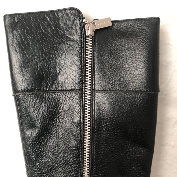 Micheal Kors Black Leather Boots (flats). - Picture 6 of 7